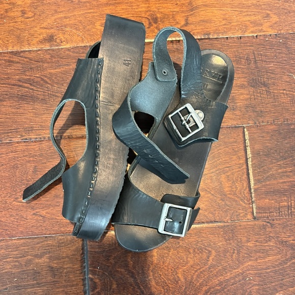 Bryr flatform black sandal - Picture 5 of 5